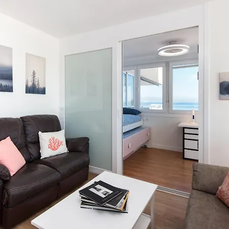 Апартаменты Magic Of The Ocean, Front Line In Playamar-parking, Sea Views, Pool, Tenis, Paddle, Wifi And Aircon *