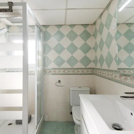 Magic Of The Ocean, Front Line In Playamar-parking, Sea Views, Pool, Tenis, Paddle, Wifi And Aircon Torremolinos