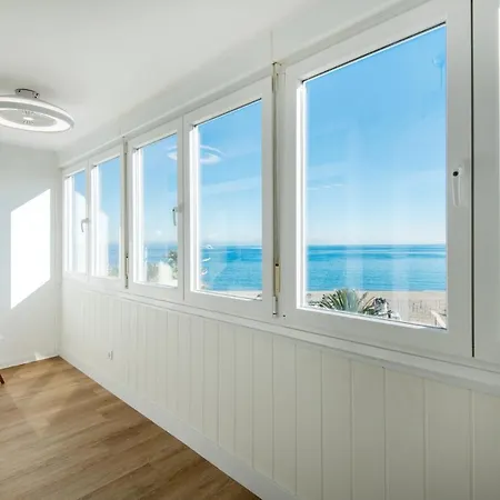 Magic Of The Ocean, Front Line In Playamar-parking, Sea Views, Pool, Tenis, Paddle, Wifi And Aircon *