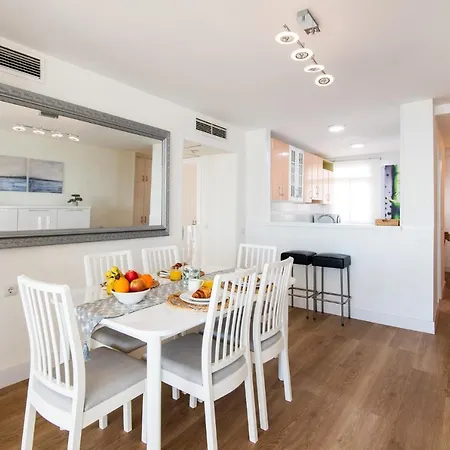 Magic Of The Ocean, Front Line In Playamar-parking, Sea Views, Pool, Tenis, Paddle, Wifi And Aircon Apartamento *