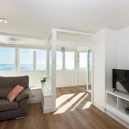 Magic Of The Ocean, Front Line In Playamar-parking, Sea Views, Pool, Tenis, Paddle, Wifi And Aircon * Torremolinos