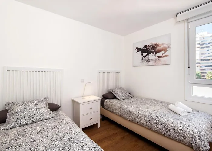 Appartement Magic Of The Ocean, Front Line In Playamar-parking, Sea Views, Pool, Tenis, Paddle, Wifi And Aircon