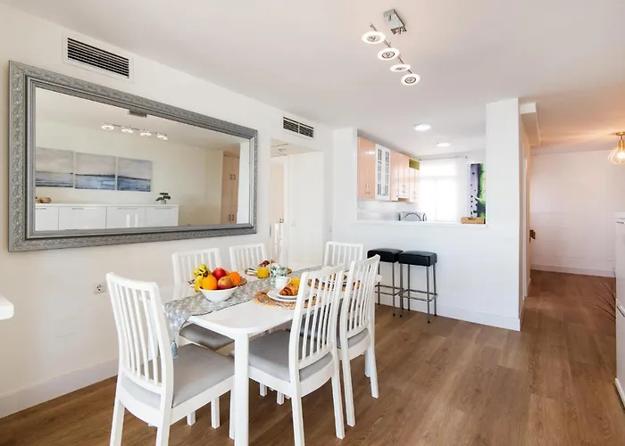 Magic Of The Ocean, Front Line In Playamar-parking, Sea Views, Pool, Tenis, Paddle, Wifi And Aircon Appartement *