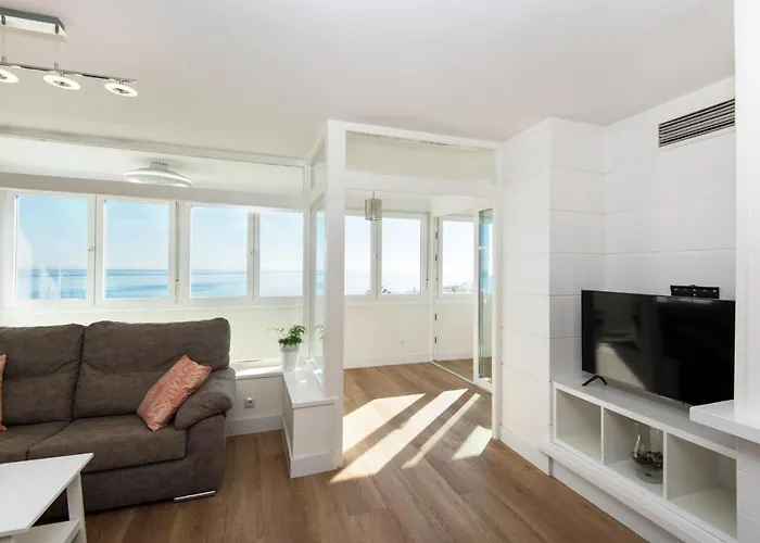 Magic Of The Ocean, Front Line In Playamar-parking, Sea Views, Pool, Tenis, Paddle, Wifi And Aircon * Torremolinos