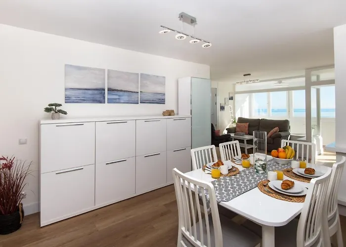 Magic Of The Ocean, Front Line In Playamar-parking, Sea Views, Pool, Tenis, Paddle, Wifi And Aircon Apartment *