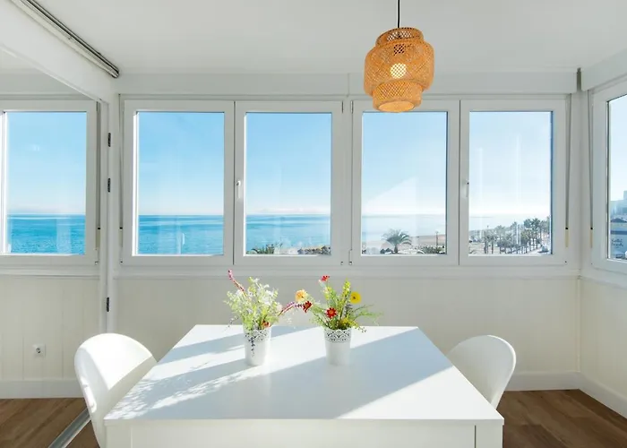 Appartement Magic Of The Ocean, Front Line In Playamar-parking, Sea Views, Pool, Tenis, Paddle, Wifi And Aircon