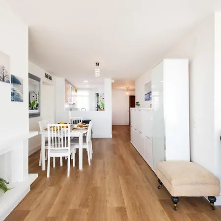 Magic Of The Ocean, Front Line In Playamar-parking, Sea Views, Pool, Tenis, Paddle, Wifi And Aircon Apartman *