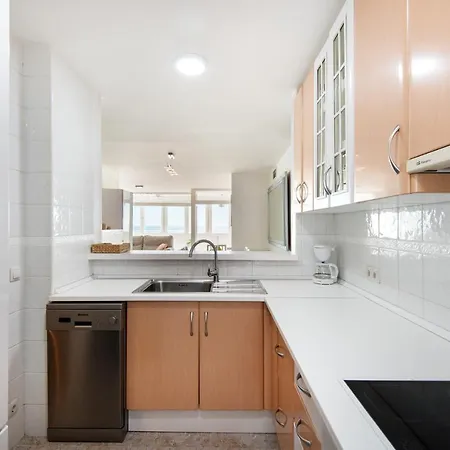 Magic Of The Ocean, Front Line In Playamar-parking, Sea Views, Pool, Tenis, Paddle, Wifi And Aircon דירה טורמולינוס