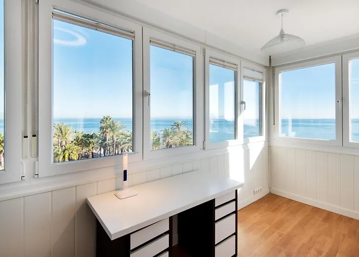 Apartamento Magic Of The Ocean, Front Line In Playamar-parking, Sea Views, Pool, Tenis, Paddle, Wifi And Aircon Torremolinos