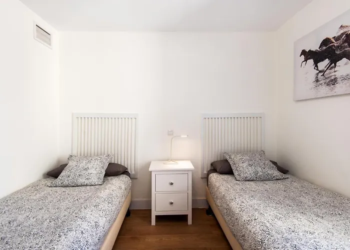 Magic Of The Ocean, Front Line In Playamar-parking, Sea Views, Pool, Tenis, Paddle, Wifi And Aircon Torremolinos