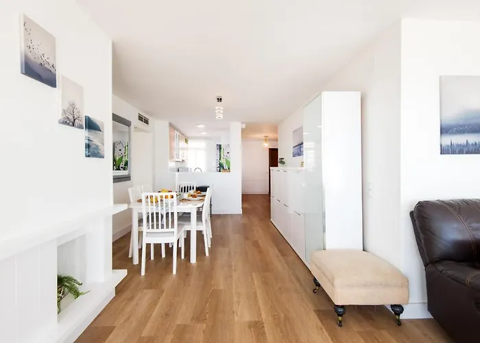 Magic Of The Ocean, Front Line In Playamar-parking, Sea Views, Pool, Tenis, Paddle, Wifi And Aircon Apartamento *