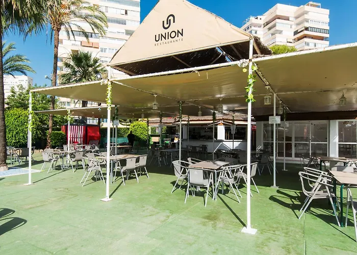 Magic Of The Ocean, Front Line In Playamar-parking, Sea Views, Pool, Tenis, Paddle, Wifi And Aircon