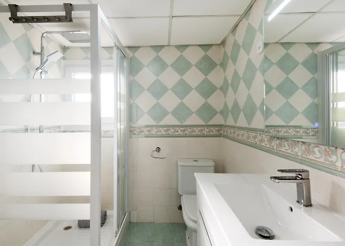 Magic Of The Ocean, Front Line In Playamar-parking, Sea Views, Pool, Tenis, Paddle, Wifi And Aircon Torremolinos