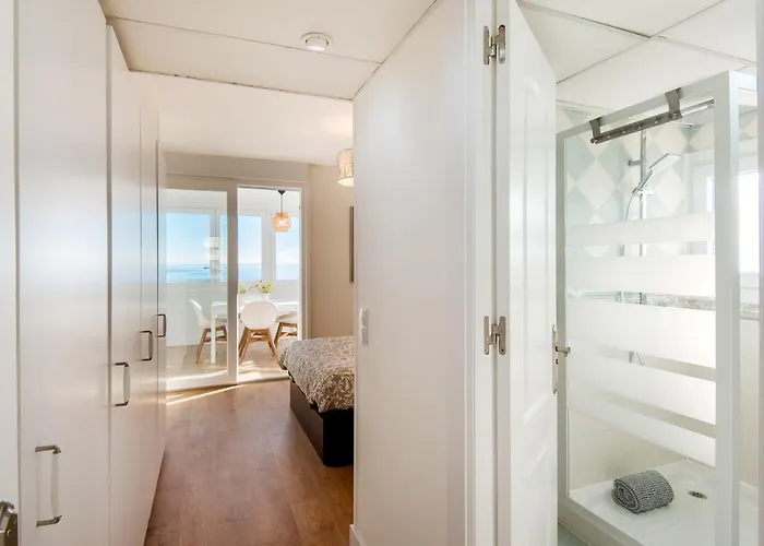 Magic Of The Ocean, Front Line In Playamar-parking, Sea Views, Pool, Tenis, Paddle, Wifi And Aircon *