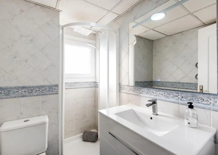 Lejlighed Magic Of The Ocean, Front Line In Playamar-parking, Sea Views, Pool, Tenis, Paddle, Wifi And Aircon *