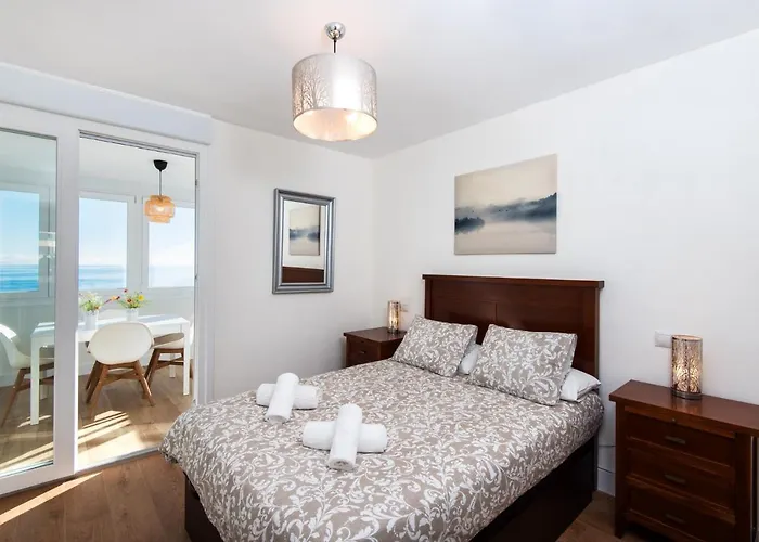 Magic Of The Ocean, Front Line In Playamar-parking, Sea Views, Pool, Tenis, Paddle, Wifi And Aircon Lejlighed