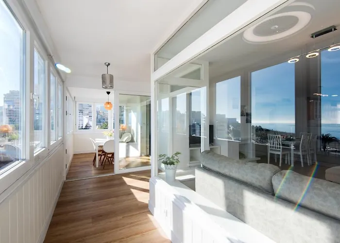 Lejlighed Magic Of The Ocean, Front Line In Playamar-parking, Sea Views, Pool, Tenis, Paddle, Wifi And Aircon *